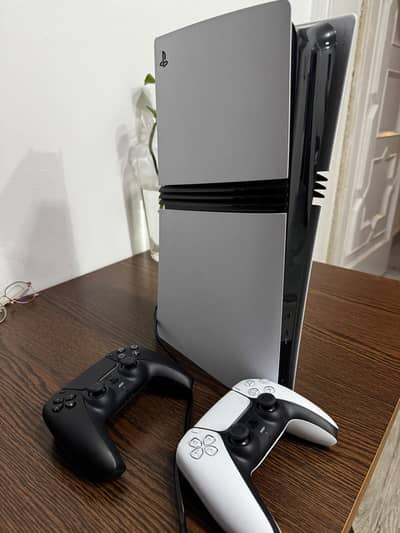 PS5 Pro-2TB with 2 controllers original