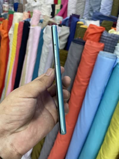 One plus 8t seald piece dual sim approve