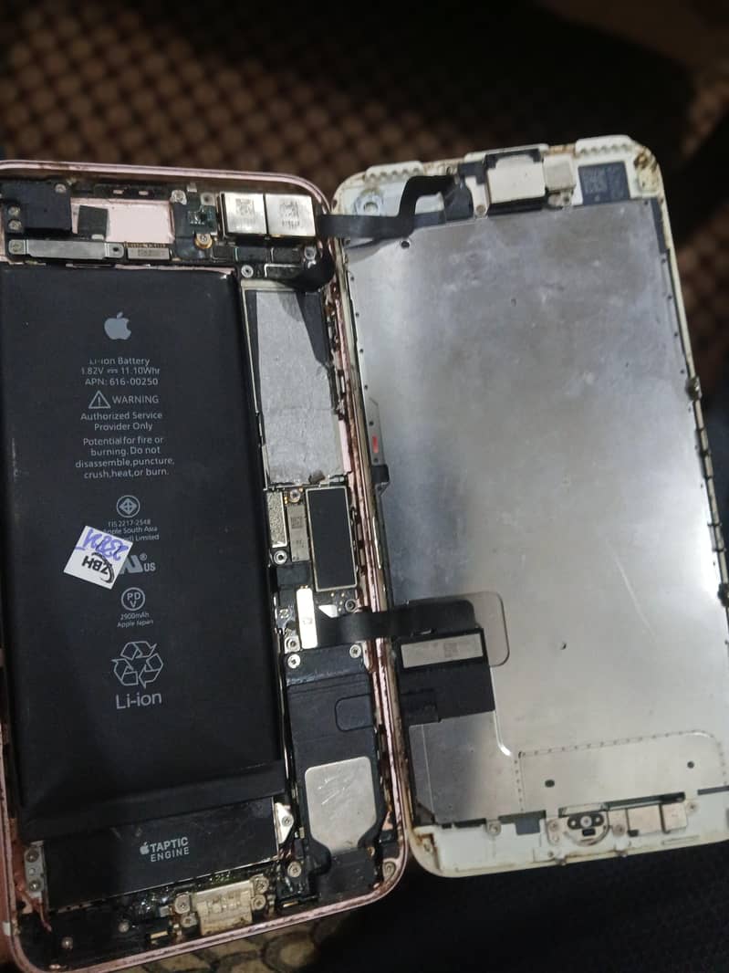 Apple iPhone 7 Plus 0