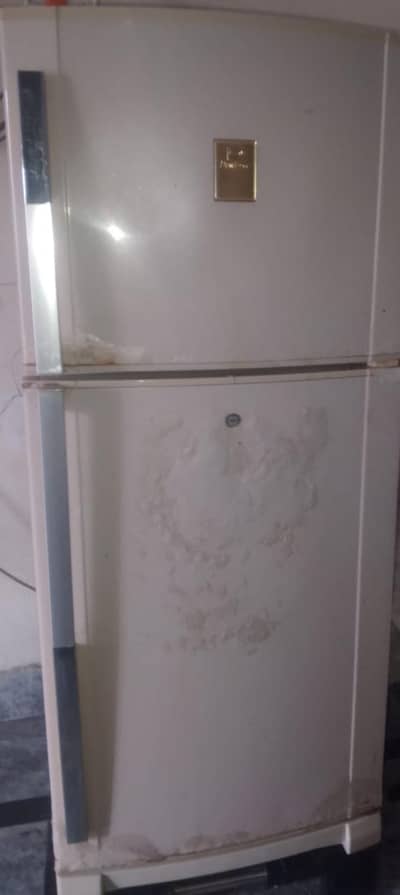 medium size dawlance refrigerator. cooling 100%. Not any single fault.