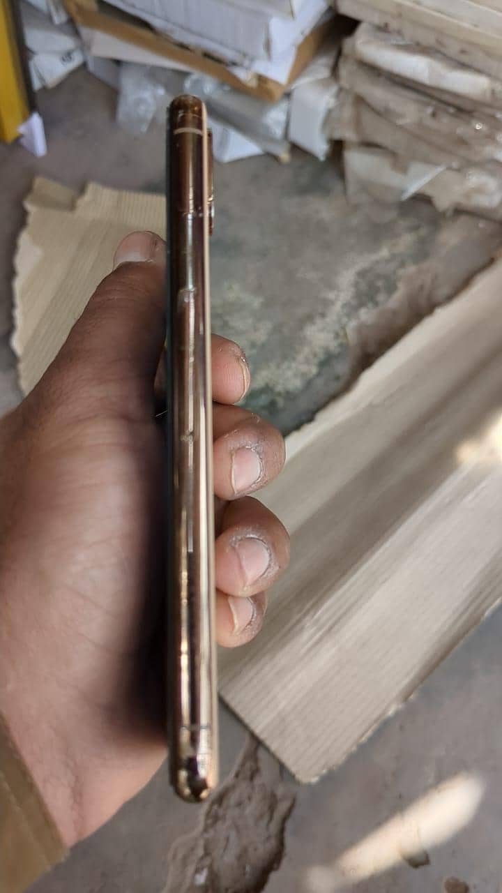 iphone xs 1