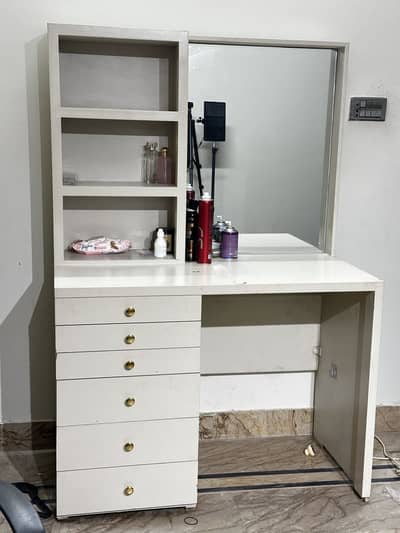 Vanity/ Dressing table for sale
