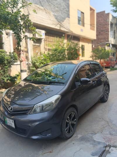 Toyota Vitz 2012/16 Excellent condition