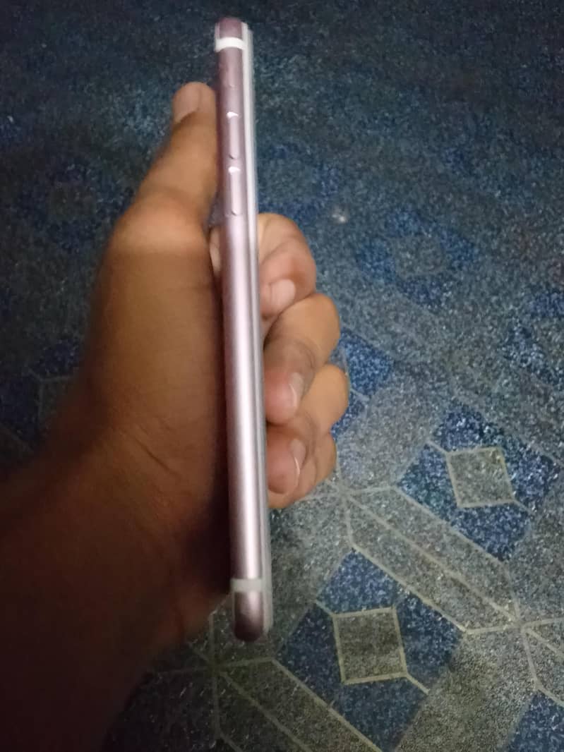 Apple iPhone 7 4