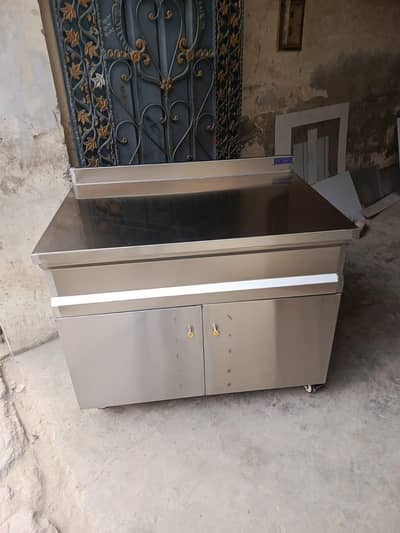 cabinet table working table gentry table aapke friend ke mutabik bhi