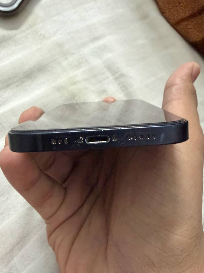 Apple iPhone 12 3