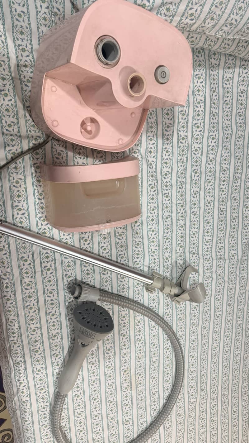 Garment steamer 1