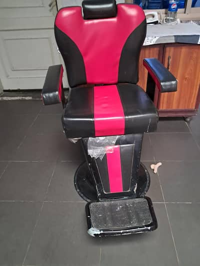 barber/salon chair 10/8 condition pourlor chair