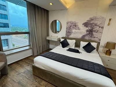 One bed luxury apartment on daily and weekly basis in centaurusmall