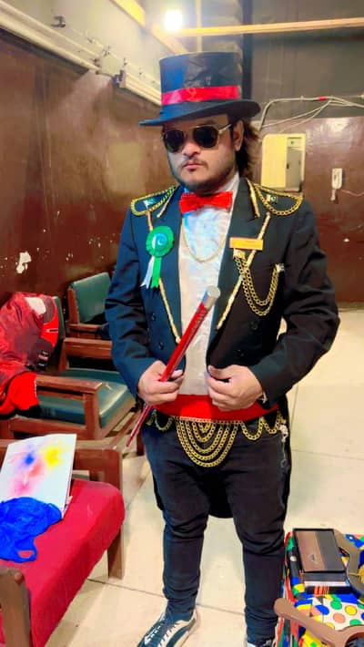 magic Show magician sultan Golden