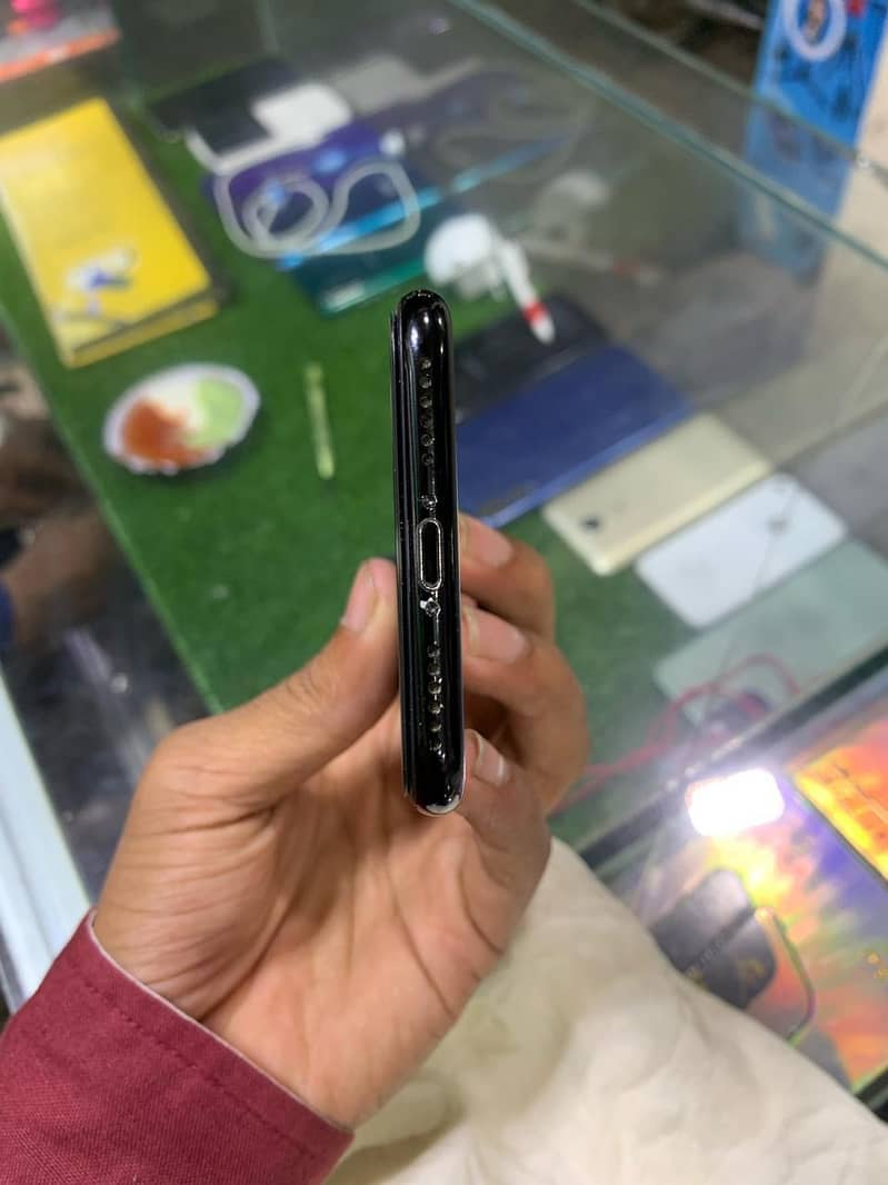 Apple iPhone 7 2