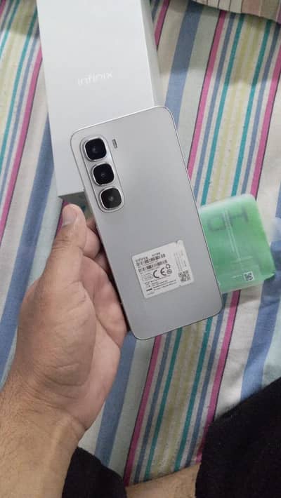 Hot 60i 6 128gb all ok 10by 9 koi issue 4 month. Warranty