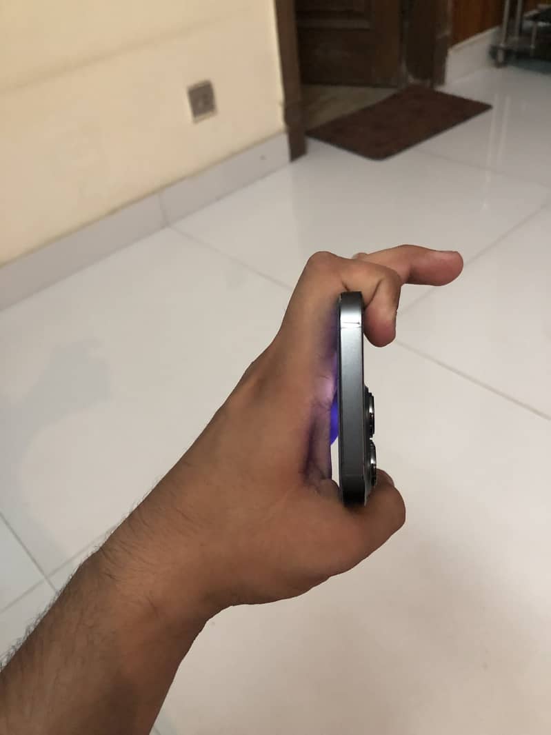 Apple iPhone 13 Pro 4