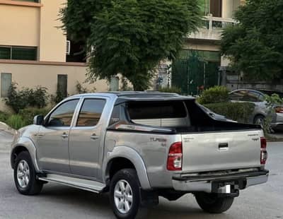 Toyota Hilux Vigo Champ Model 2011