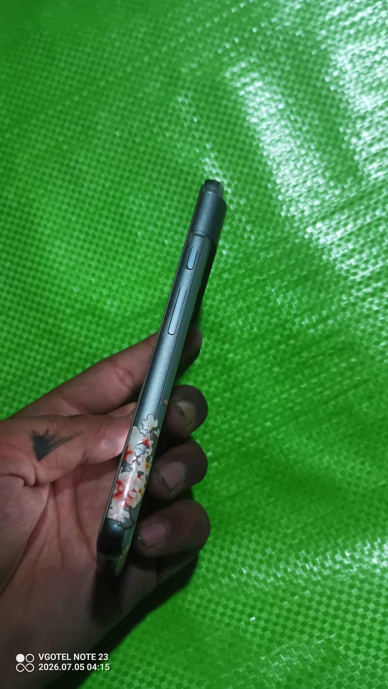 Google Pixel 8 5