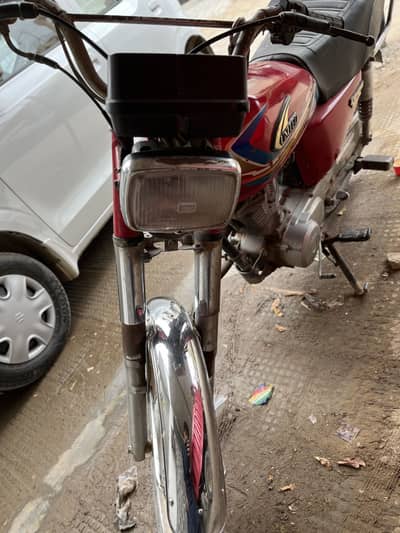 United 125