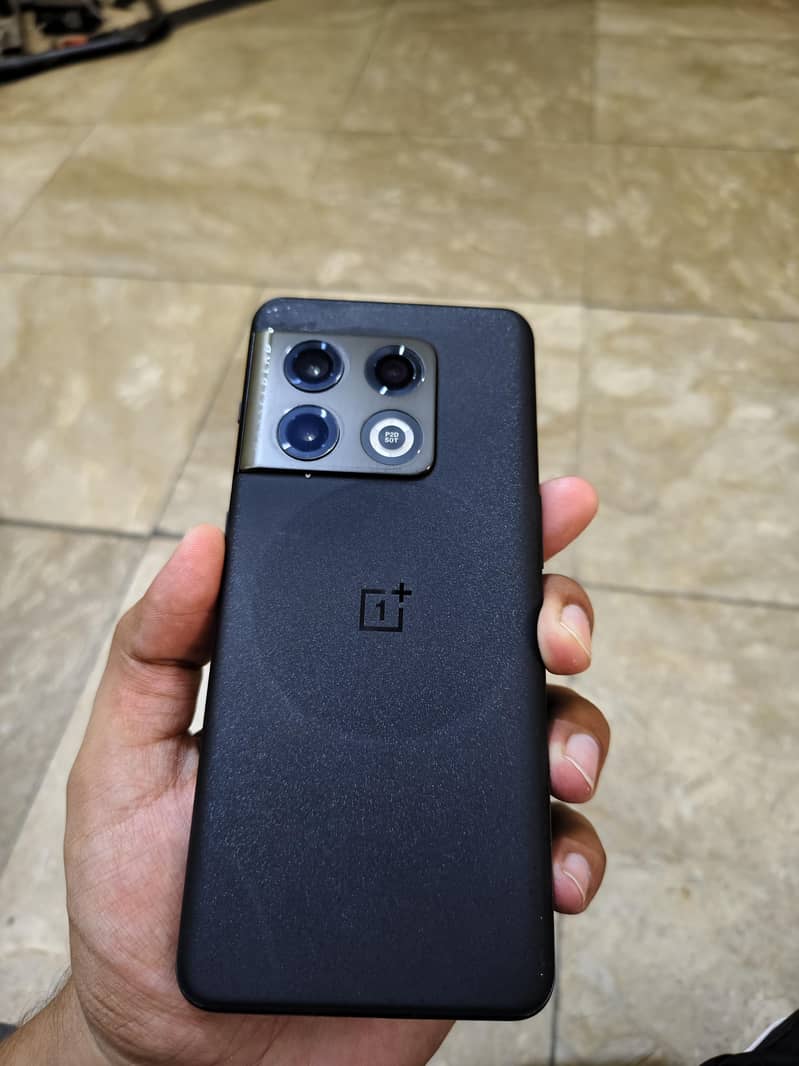 One Plus 10 Pro 1
