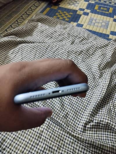 Apple iPhone XR