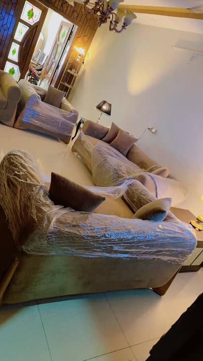 Seven seter sofa