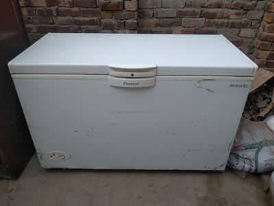 Wavees deep freezer Good condition