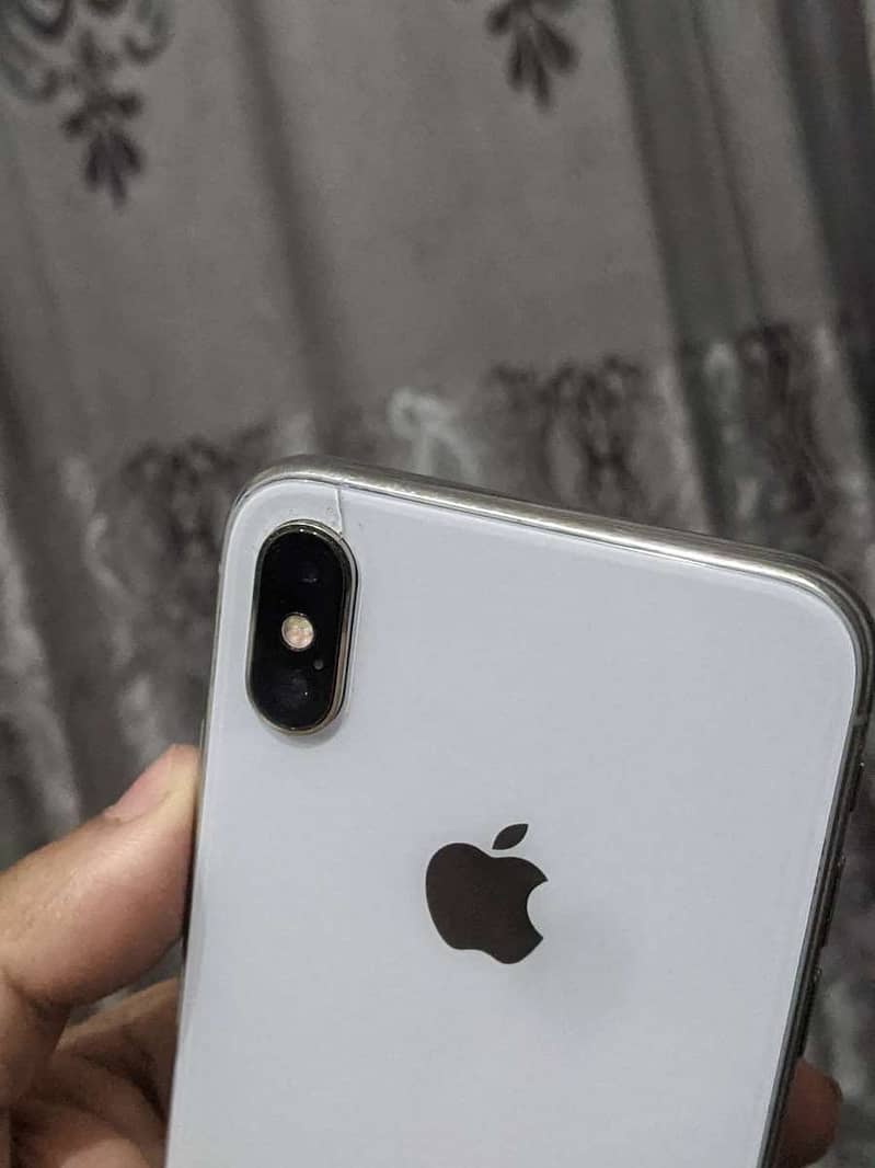 Apple iPhone X 4