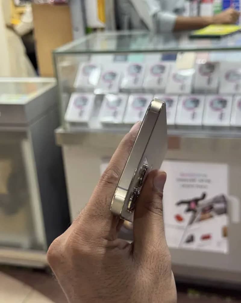 iPhone 13 Pro Max 4