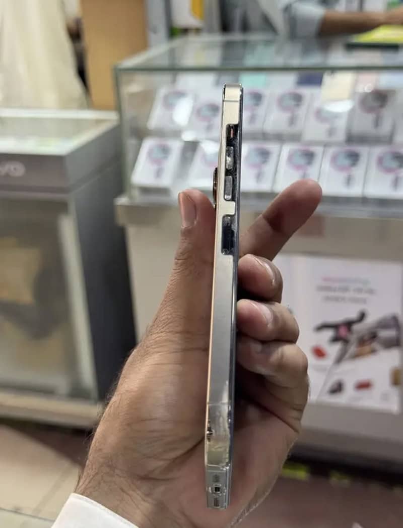 iPhone 13 Pro Max 5