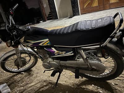 Honda 125 black