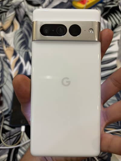 Google pixel 7pro 12/256 white color