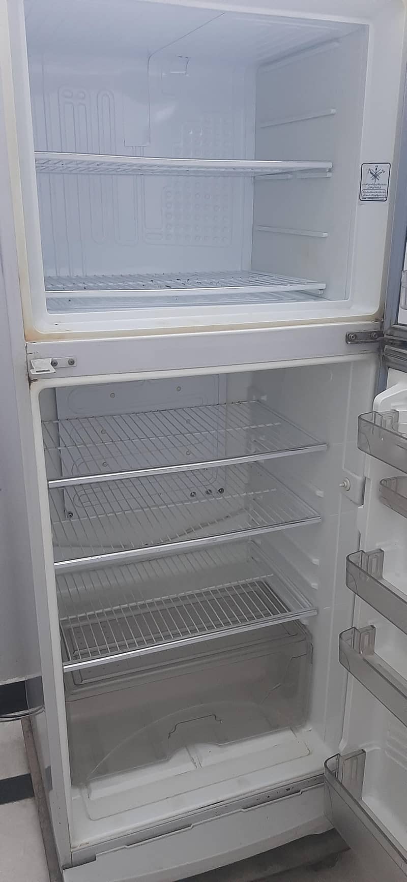 dawlance fridge 2