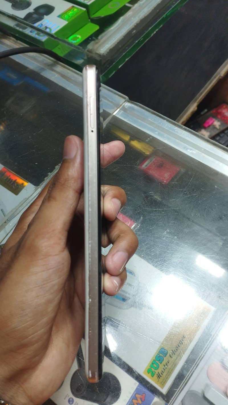 tecno 4