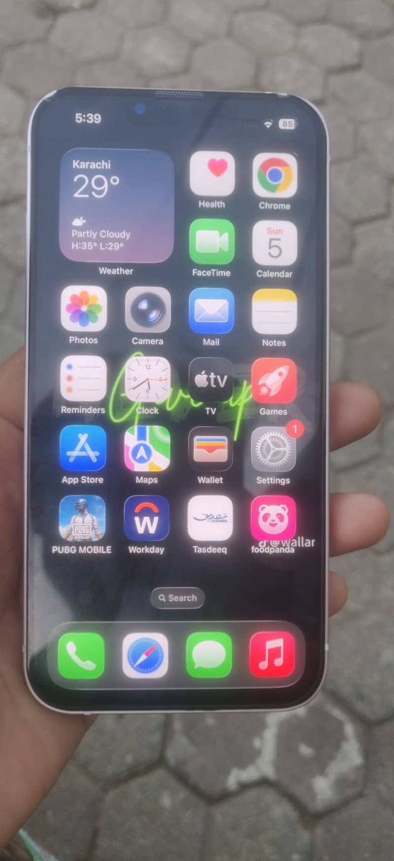 Apple iPhone 13 5