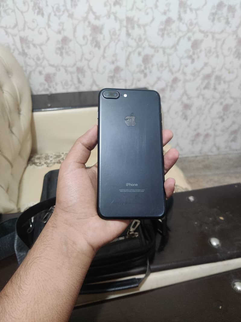 Apple iPhone 7 Plus 0