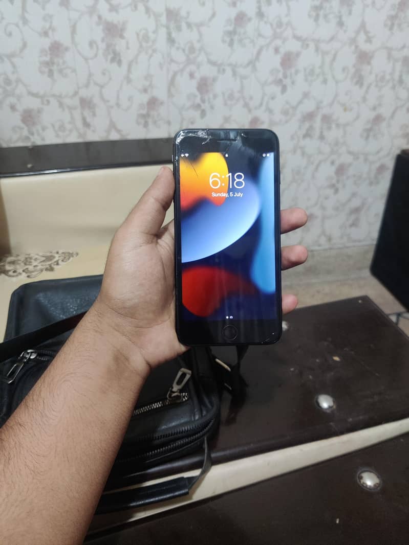 Apple iPhone 7 Plus 1