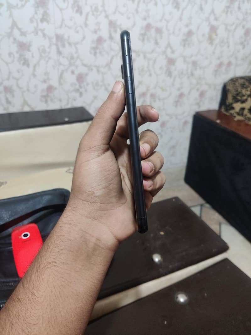Apple iPhone 7 Plus 5
