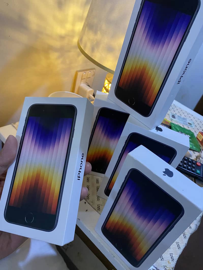 Apple iPhone SE 3rd generation 1