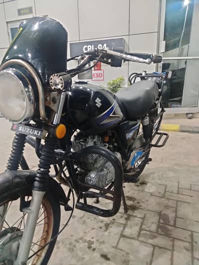 Suzuki GS 150 (Black)