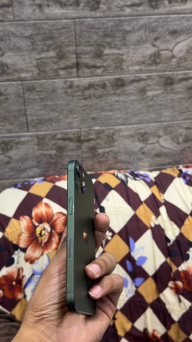 iPhone 13 2