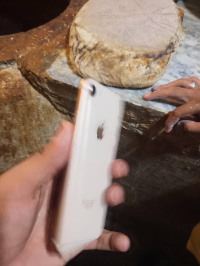 Apple iPhone 8 2