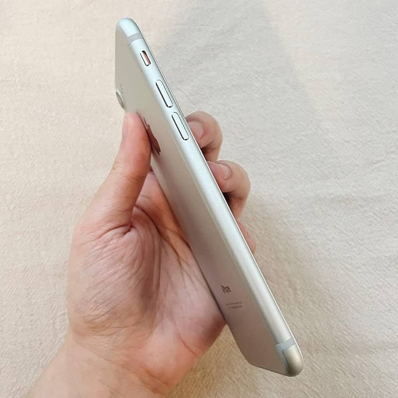 Apple iPhone 7 2