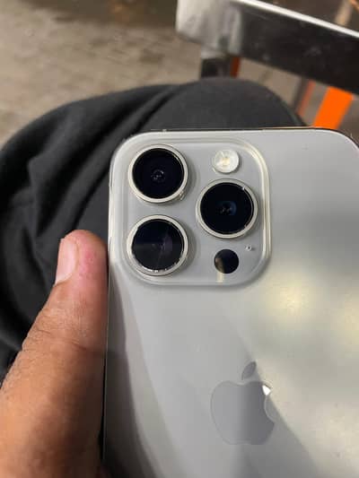 Apple iPhone 15 Pro