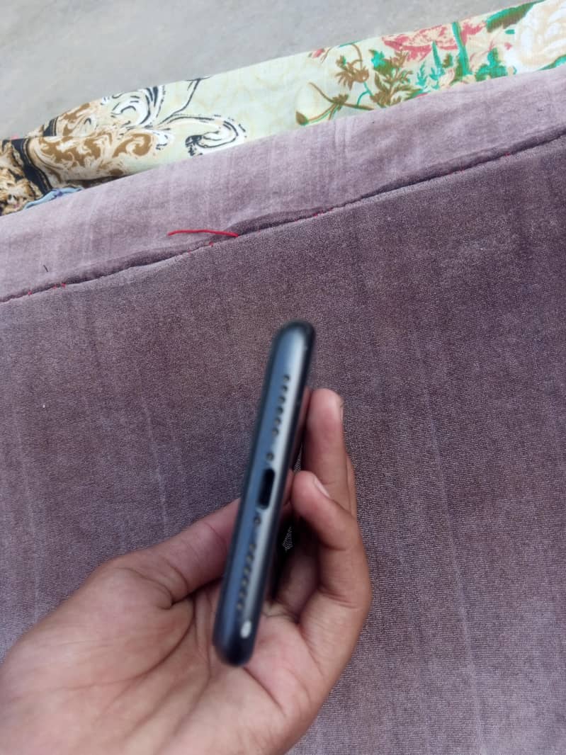Apple iPhone 11 2