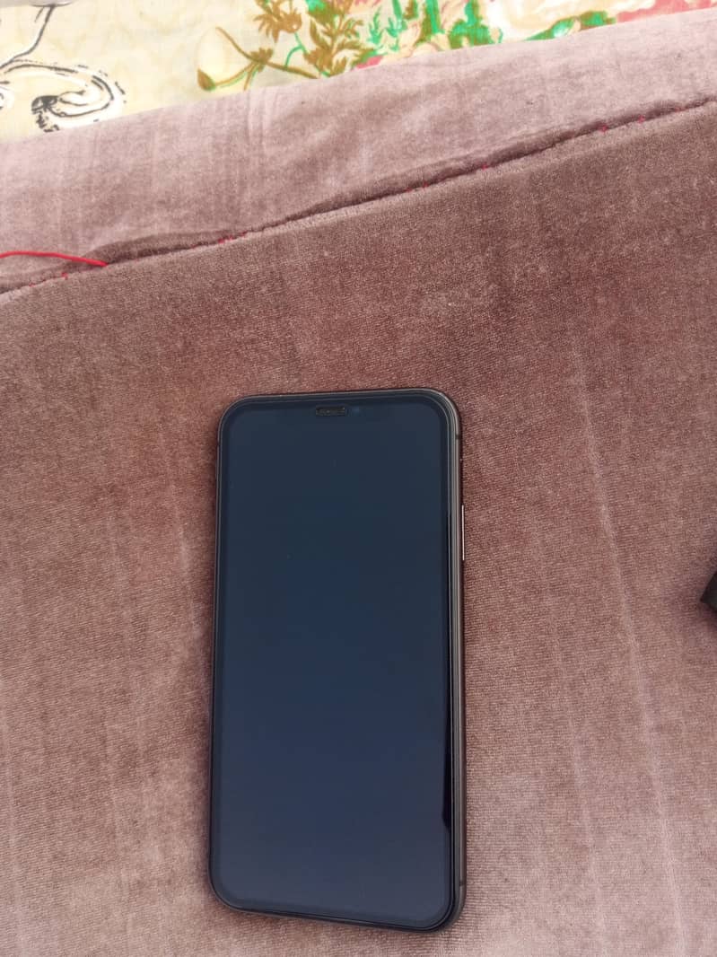 Apple iPhone 11 3