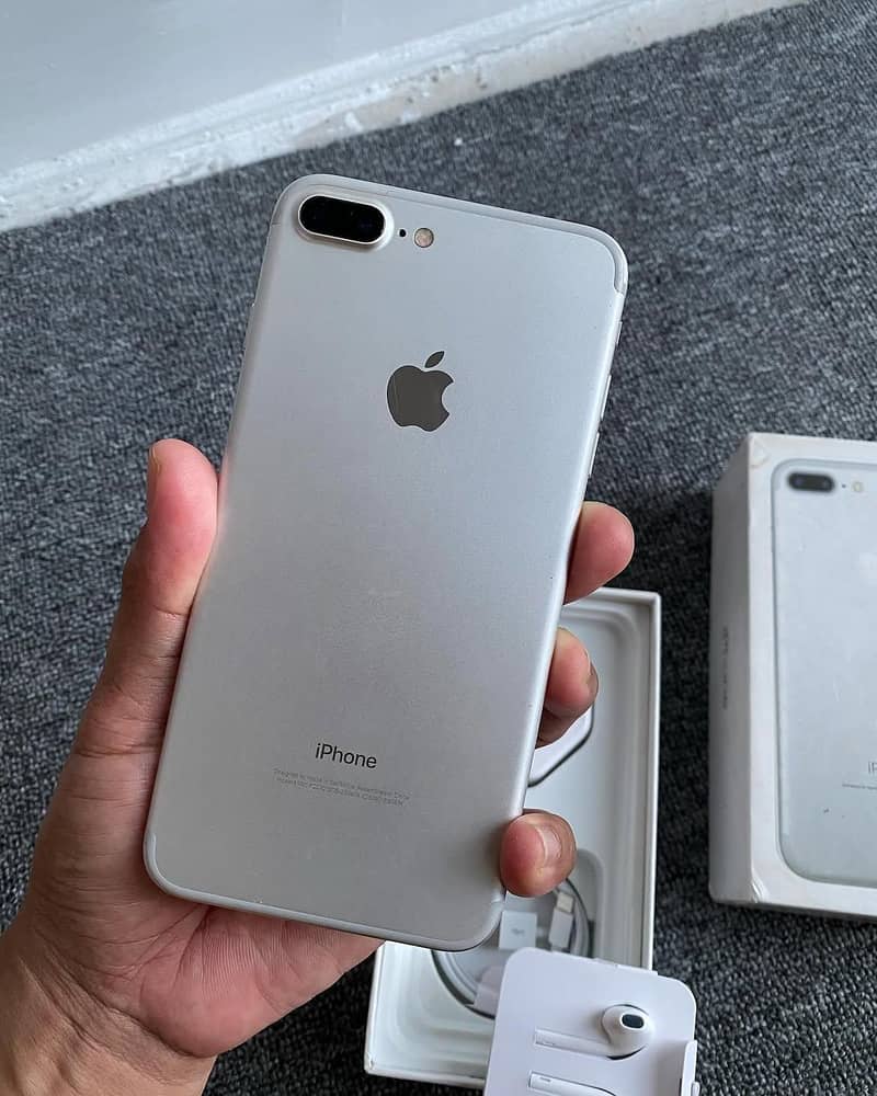 Apple iPhone 7 Plus 1