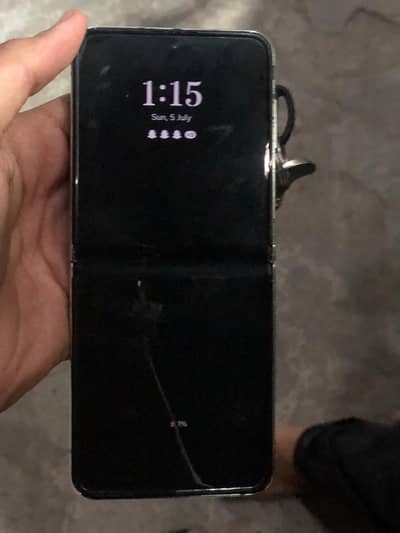 Samsung Mobile Z Flip 5 exchange possible