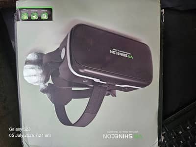 brand new vr  headset with remote and headphone