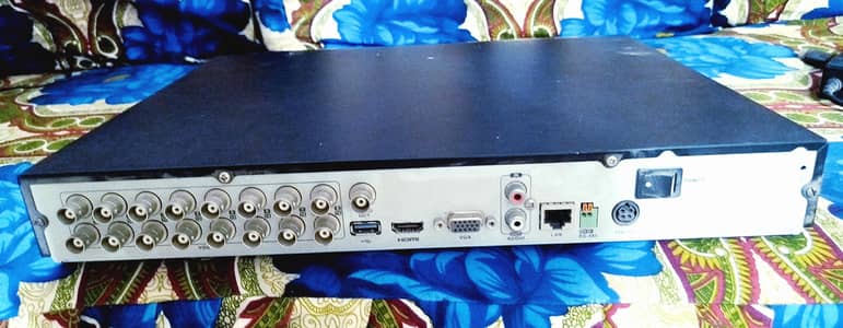 HIKEVISION 16 CHANEL DVR WITH SUPPLY