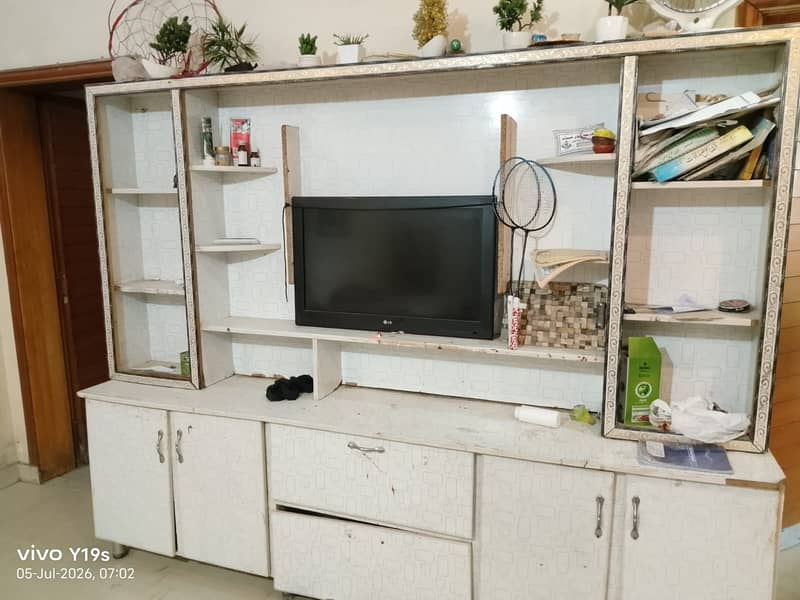 LCD Cabinent 0