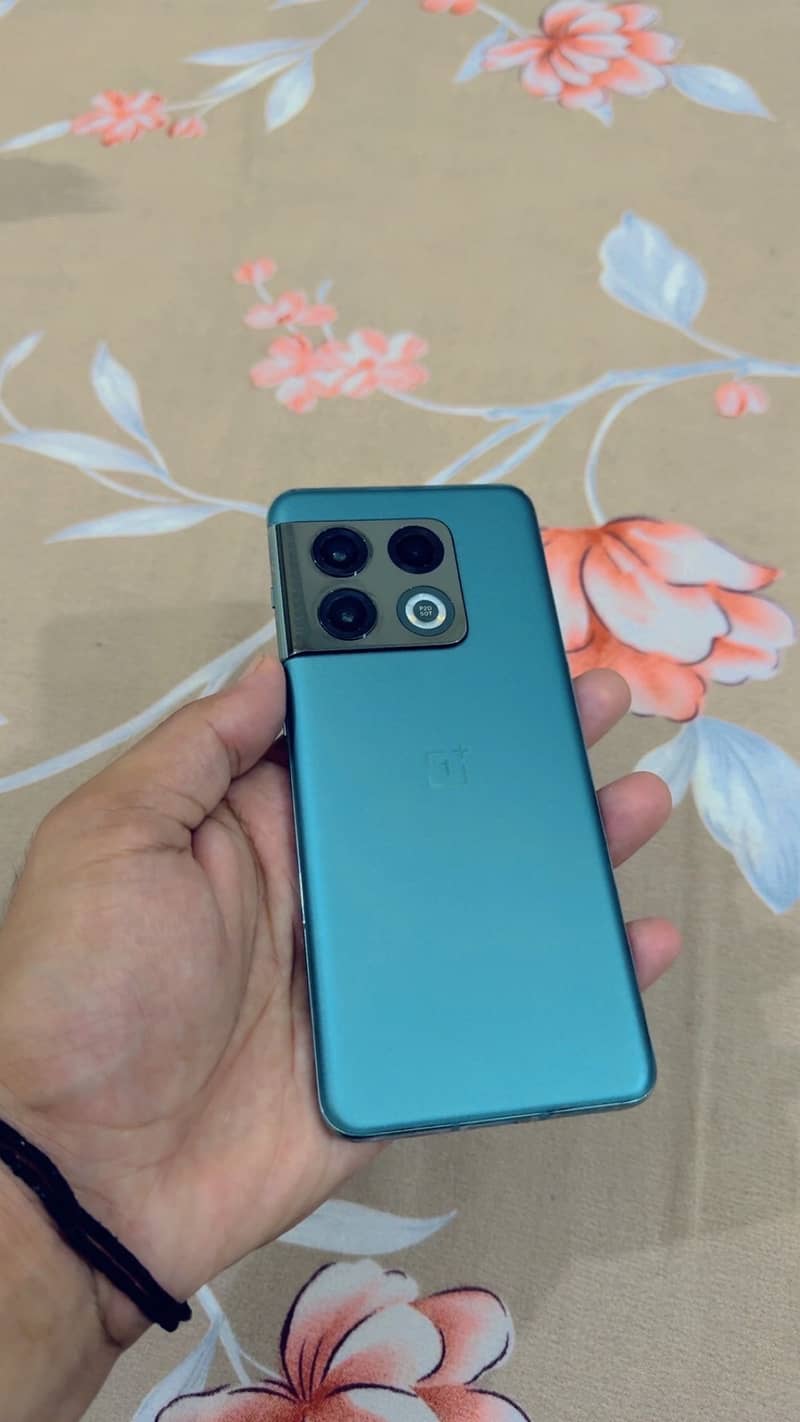 One Plus 10 Pro 3