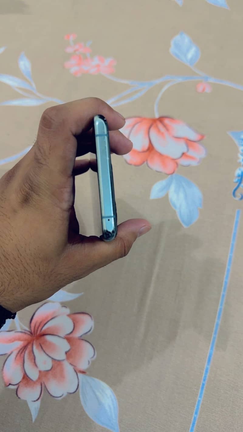 One Plus 10 Pro 4